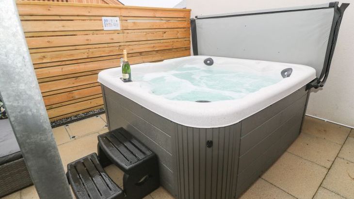 Porth Cove - Photo 33