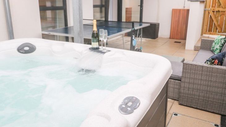 Porth Cove - Photo 34