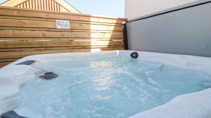 Porth Cove - Photo 36