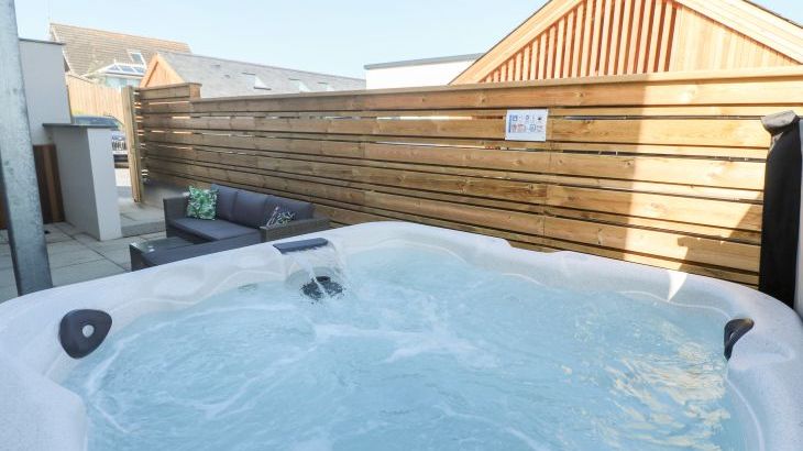 Porth Cove - Photo 37