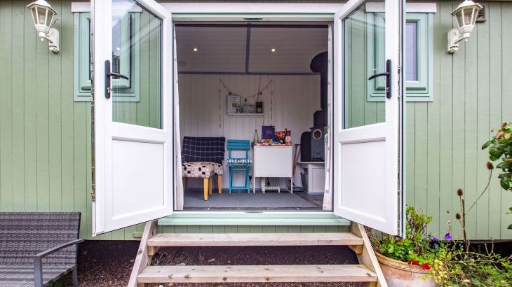 The Shepherd's Hut - Photo 1