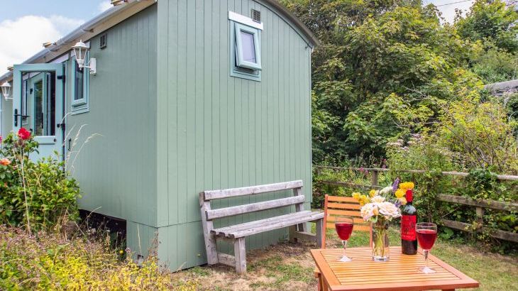 The Shepherd's Hut - Photo 16