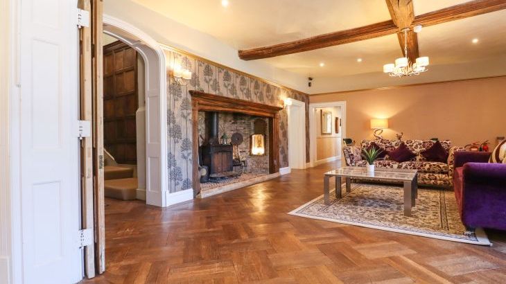 Solton Manor - Photo 2