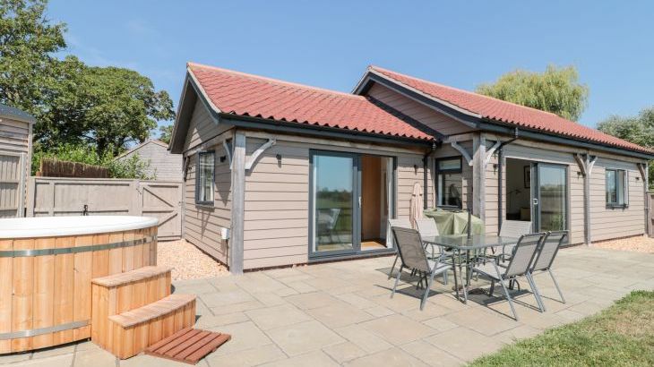 Robins Corner - Main Photo