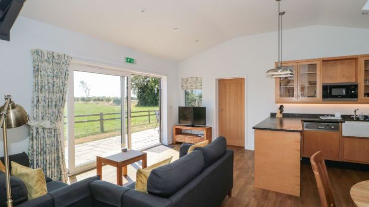 Robins Corner - Photo 1