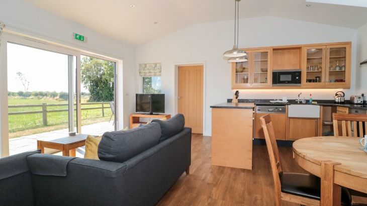 Robins Corner - Photo 2