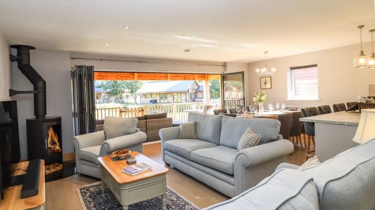 Lake View Lodge - Photo 4