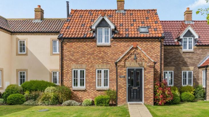 Lantern House - Photo 1