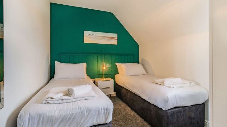 Lantern House - Photo 15