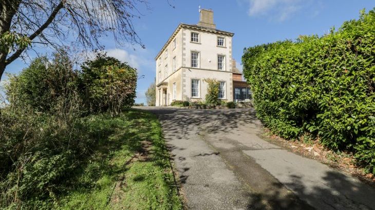 Rockstowes House - Photo 2