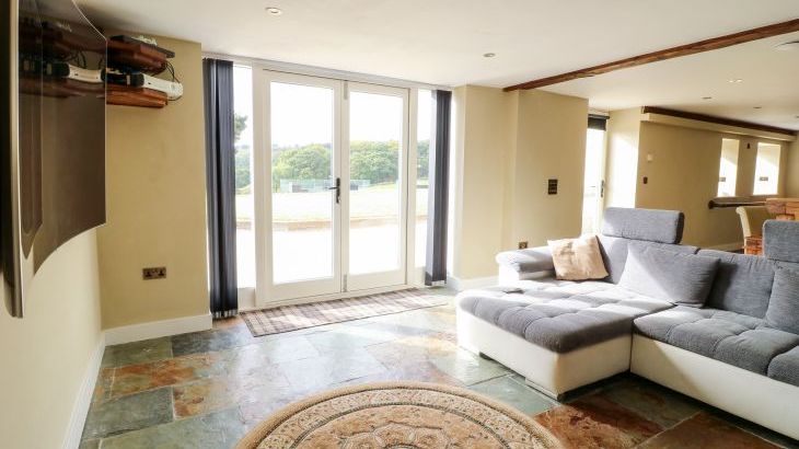 Green Barn - Photo 2