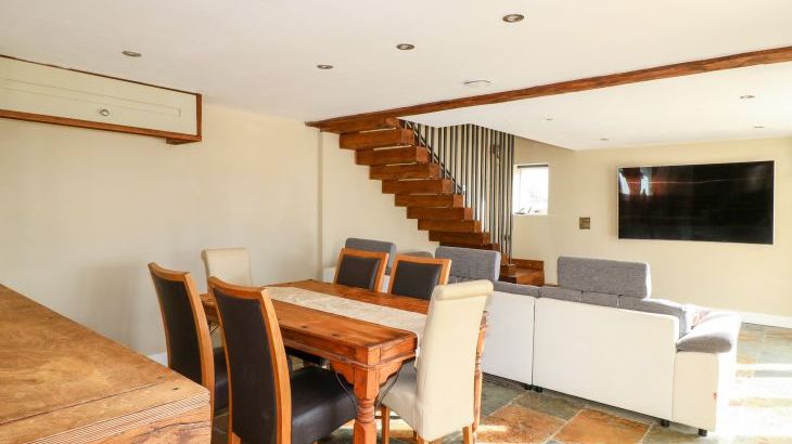 Green Barn - Photo 3