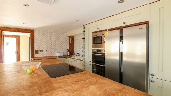 Green Barn - Photo 5