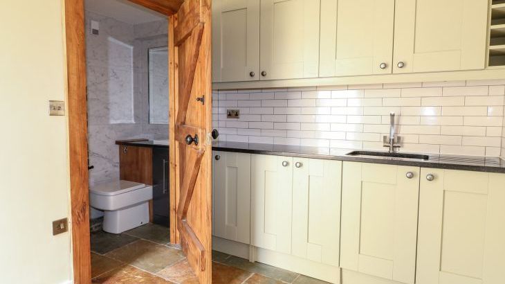 Green Barn - Photo 7