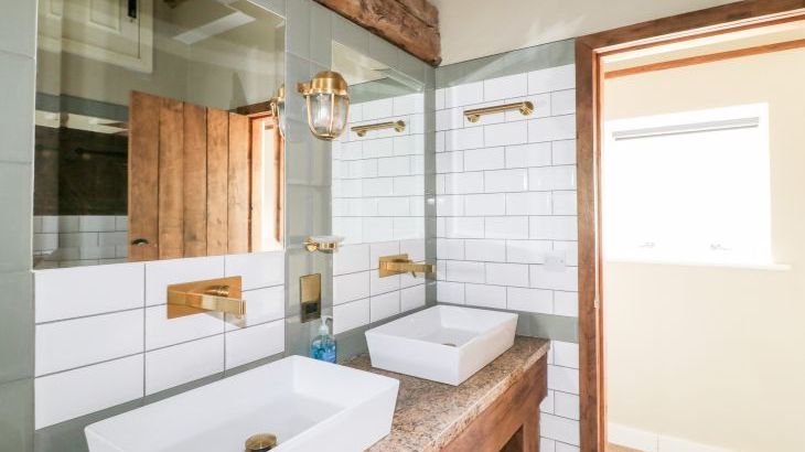 Green Barn - Photo 18