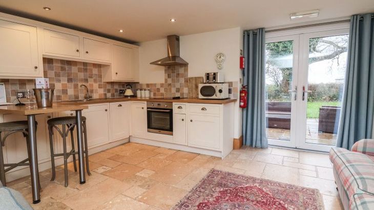 Hornington Lodge - Photo 4