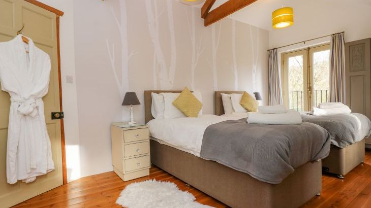 Woodfield Coach House - Photo 19