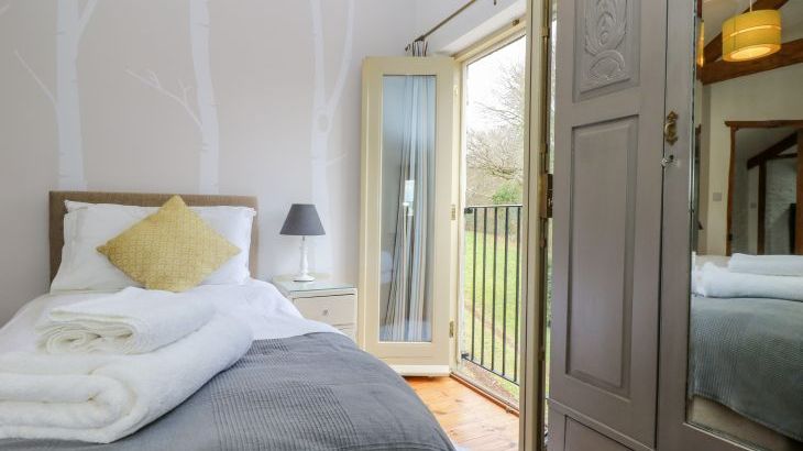 Woodfield Coach House - Photo 21