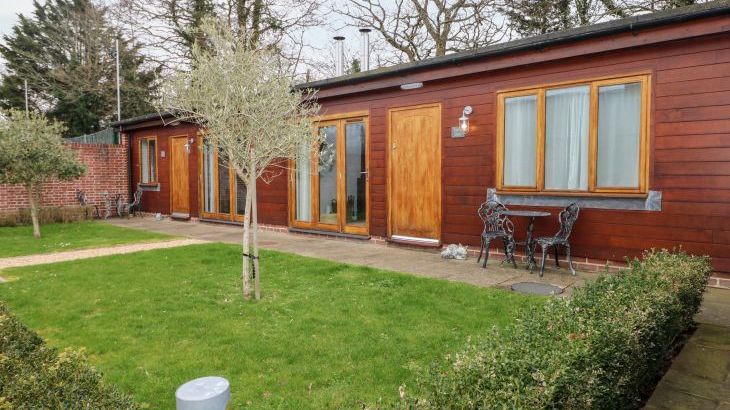 Fox's Den - Main Photo