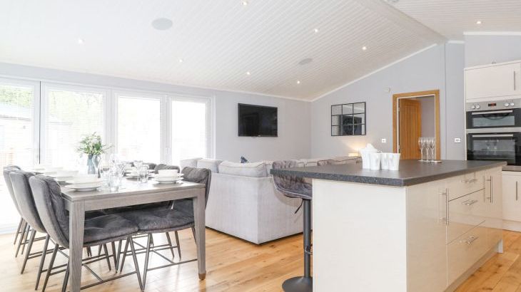 Lakes Lodge - Photo 4