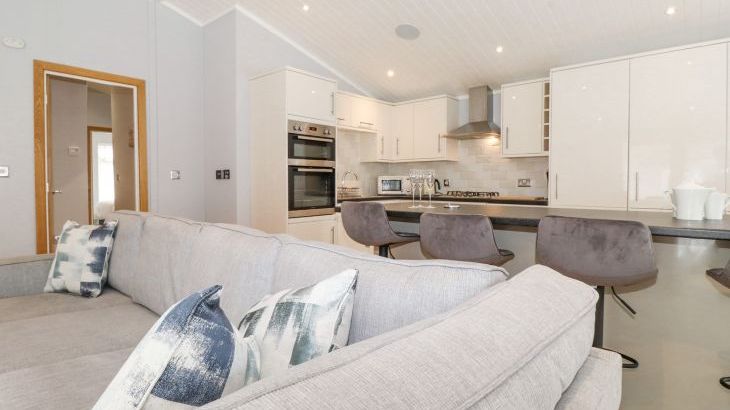 Lakes Lodge - Photo 7