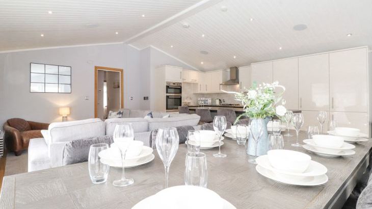 Lakes Lodge - Photo 10