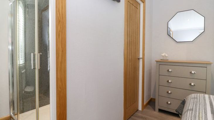 Lakes Lodge - Photo 19