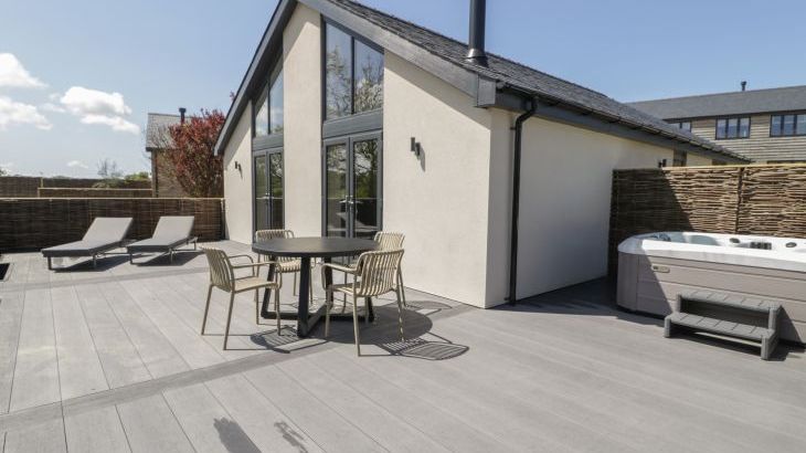 Garden House - Photo 1