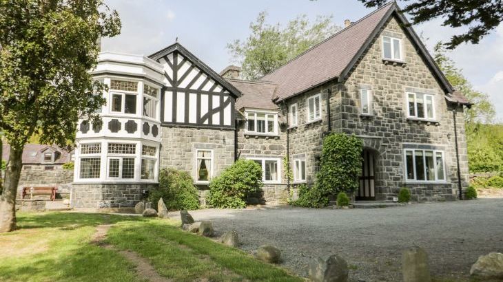 Gwern Borter Manor - Main Photo