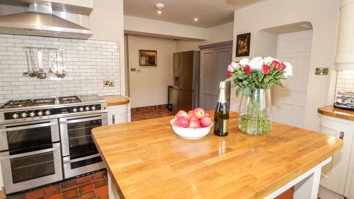 Gwern Borter Manor - Photo 12