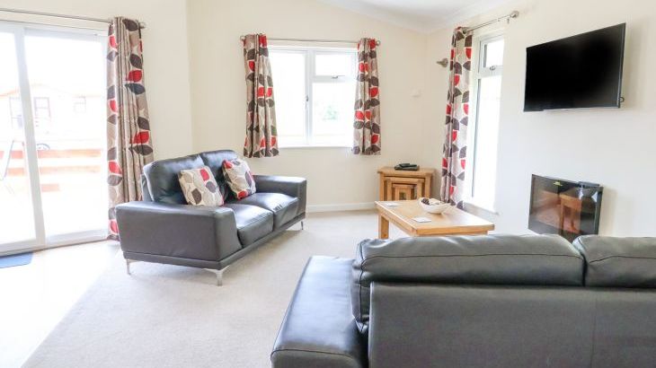 Callow Lodge 22 - Photo 2