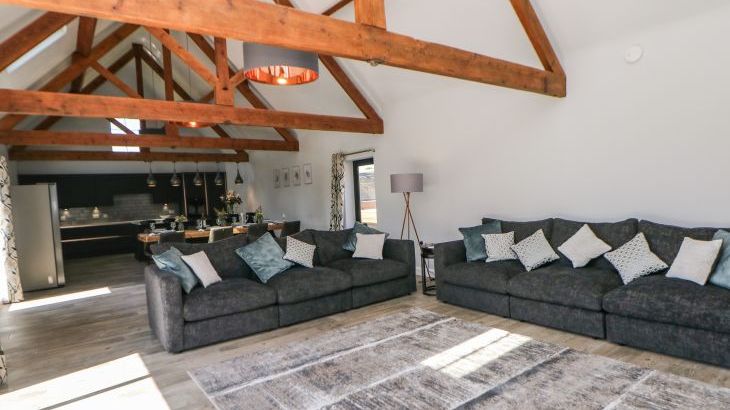 Langley Barn - Photo 3