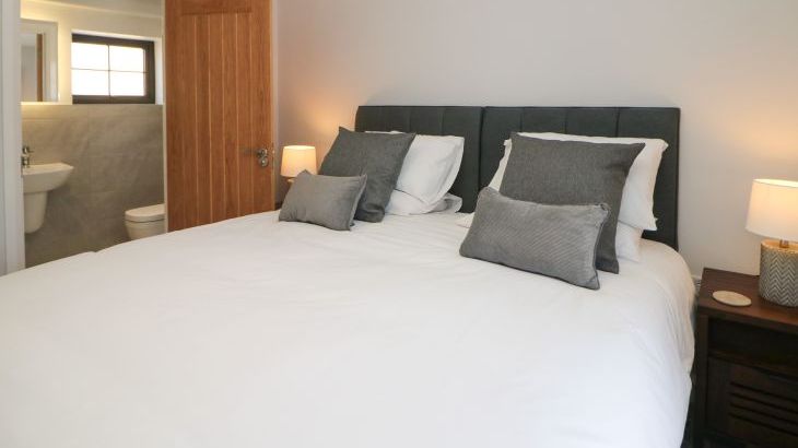 Langley Barn - Photo 21