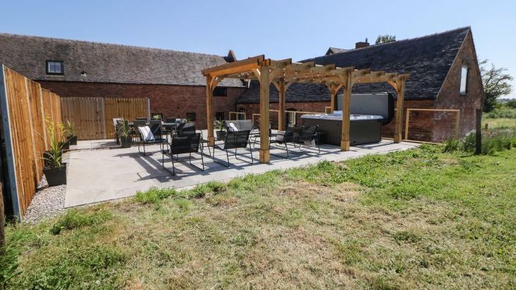 Langley Barn - Photo 30