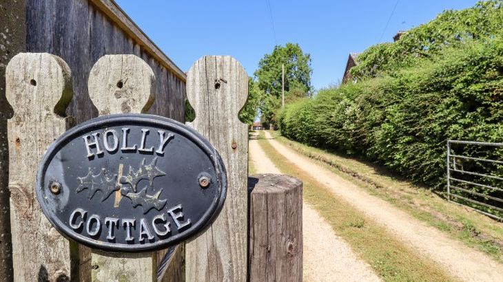 Holly Cottage - Photo 2