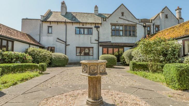 Highcliffe Manor - Main Photo