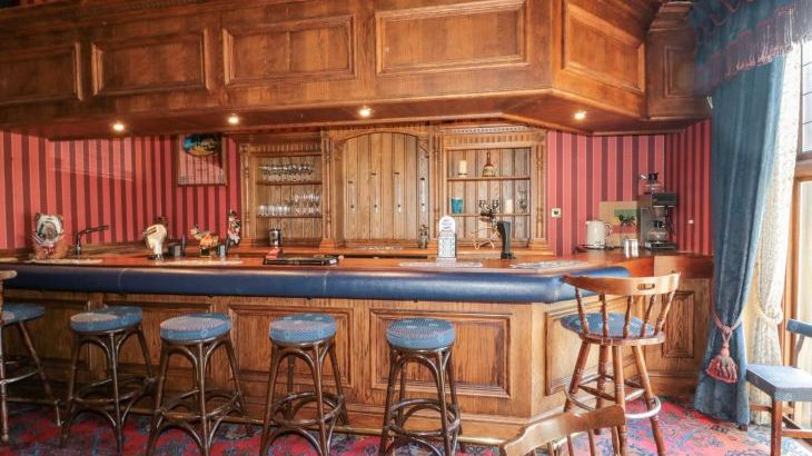 Highcliffe Manor - Photo 6