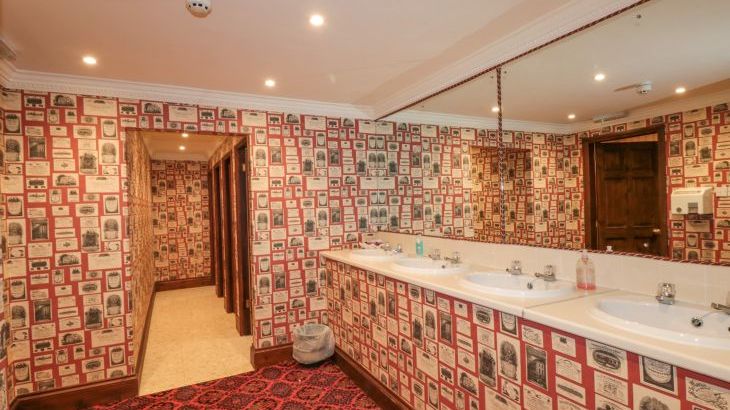 Highcliffe Manor - Photo 12