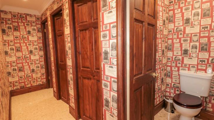 Highcliffe Manor - Photo 13