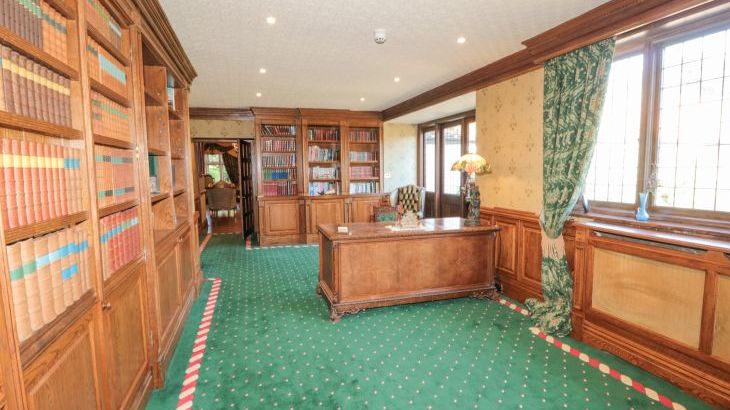 Highcliffe Manor - Photo 15