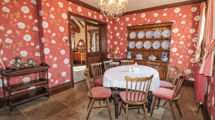 Highcliffe Manor - Photo 16