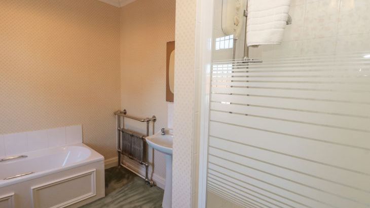 Highcliffe Manor - Photo 27