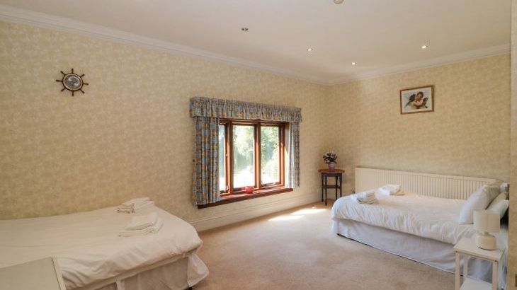 Highcliffe Manor - Photo 35