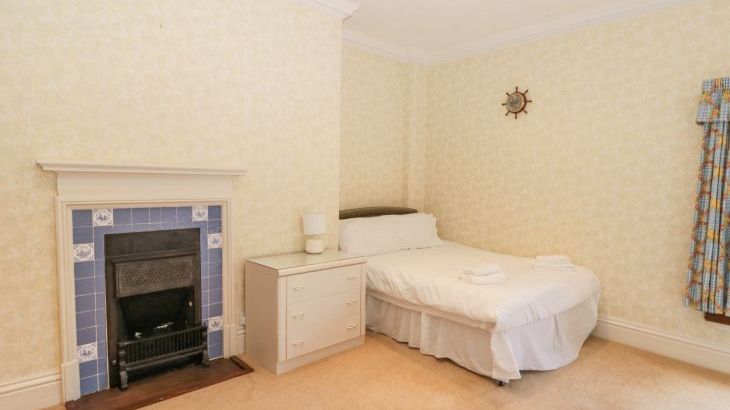 Highcliffe Manor - Photo 36