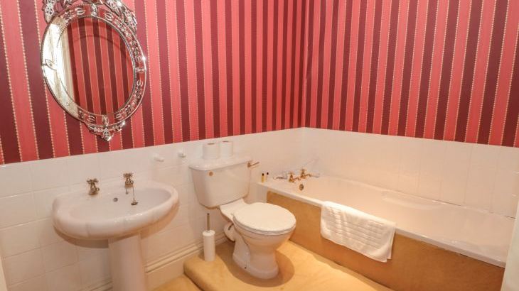 Highcliffe Manor - Photo 37