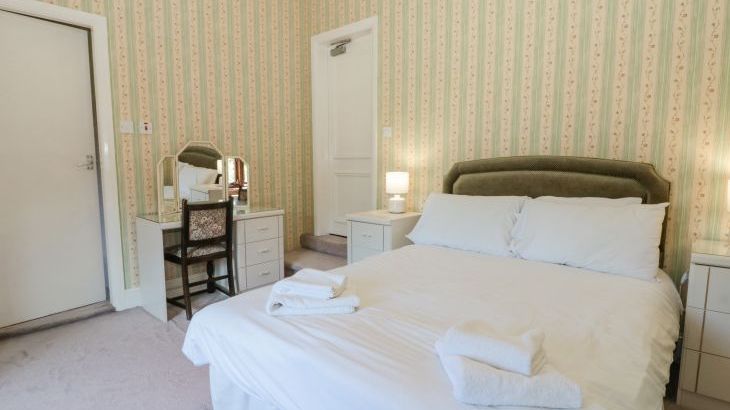 Highcliffe Manor - Photo 42