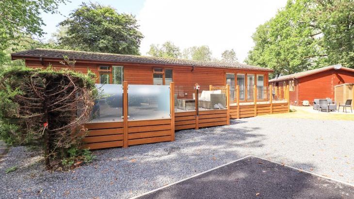 Lakes Lodge - Photo 2