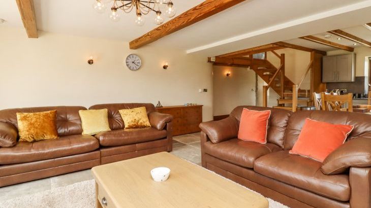 Orcaber Farmhouse - Photo 4