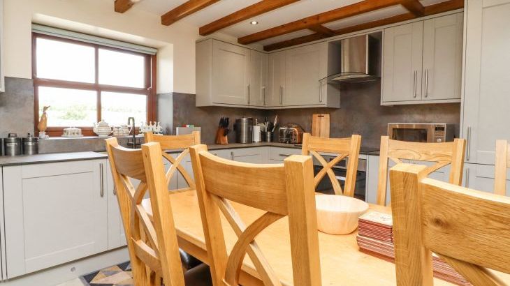 Orcaber Farmhouse - Photo 9