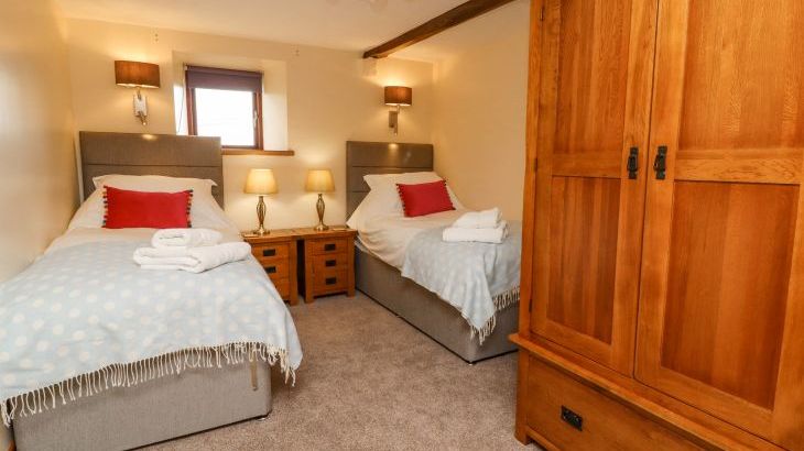 Orcaber Farmhouse - Photo 31